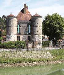 chateau-abbaye-darthous